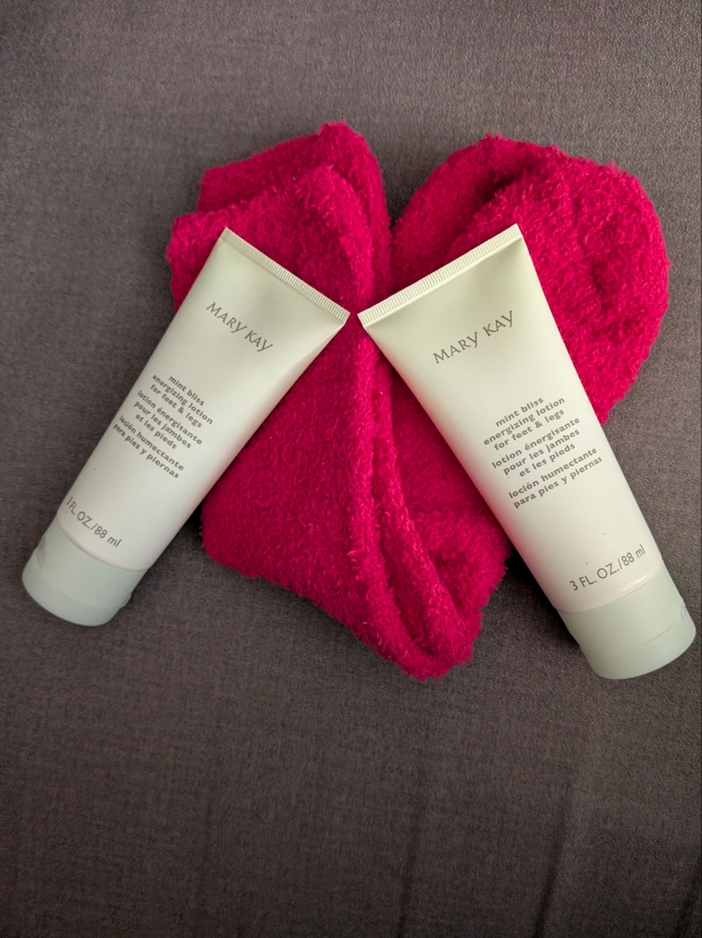 Mary Kay Mint Bliss Energizing Lotion Duo For Feet & Legs & Hot Pink Socks